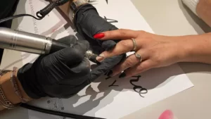 Corso Semipermanente e Dry Manicure Corso Semipermanente e Dry Manicure