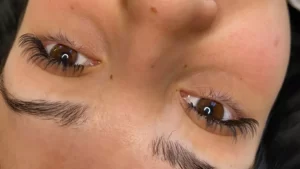 Lavoro su Modella Extension Ciglia Volume Lavoro su Modella Extension Ciglia Volume