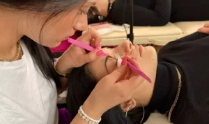 Modella Extension Ciglia One to One Modella Extension Ciglia One to One